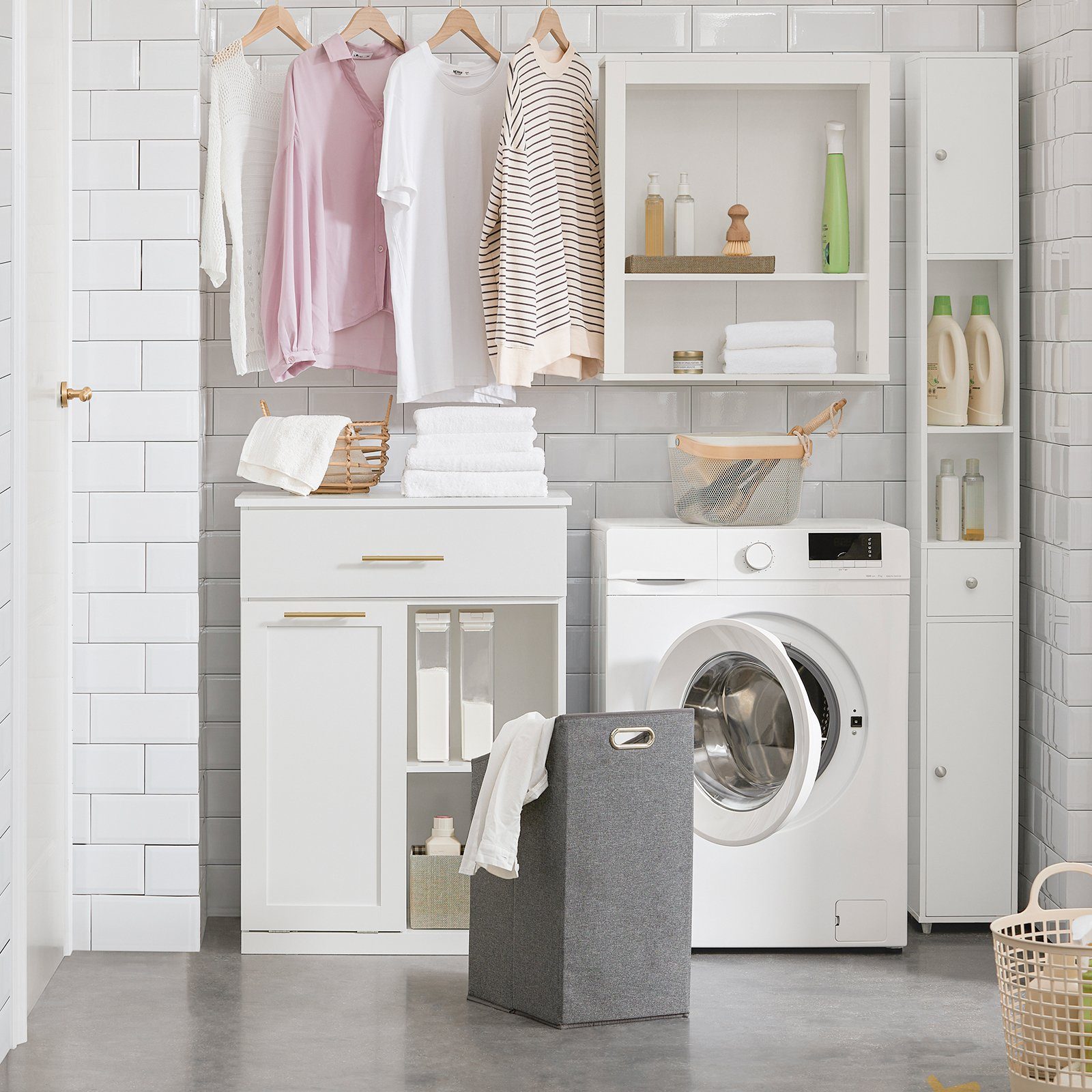 SoBuy Wäscheschrank BZR66 mit ausklappbarem Wäschesack Badschrank mit 2 Schubladen und 2 Fächern