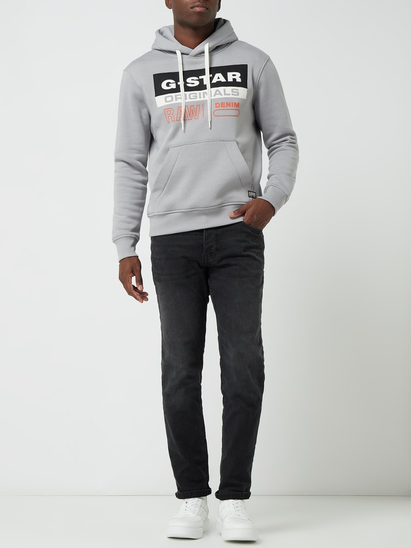 Skinny Fit Jeans mit Stretch-Anteil in schwarz