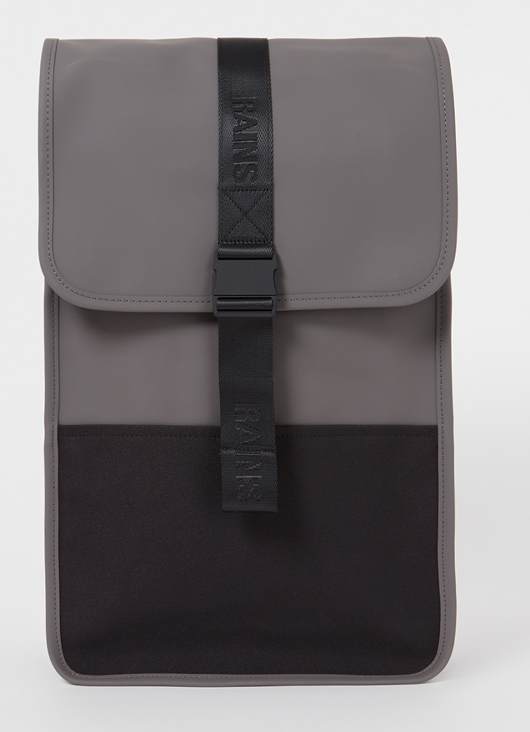 Rucsac Rains Trail cu compartiment pentru laptop de 15 inch și strat hidrofug.