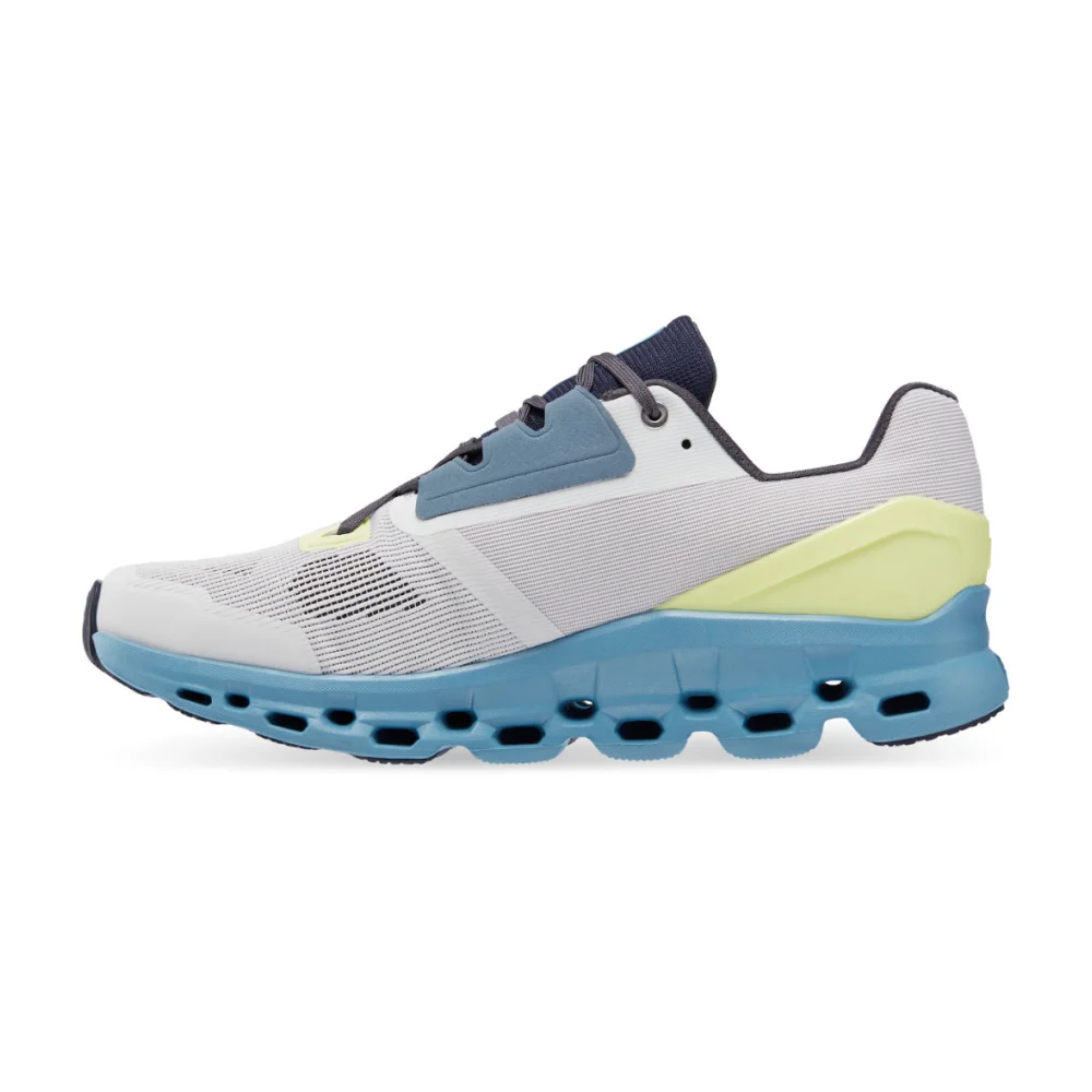 ON Cloudstratus 39,98659 / bunt