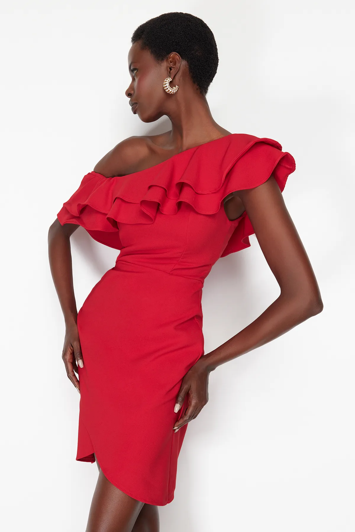 Trendyol Collection  Rotes, einärmliges, gerüschtes, elegantes Abendkleid TPRSS24EL00013