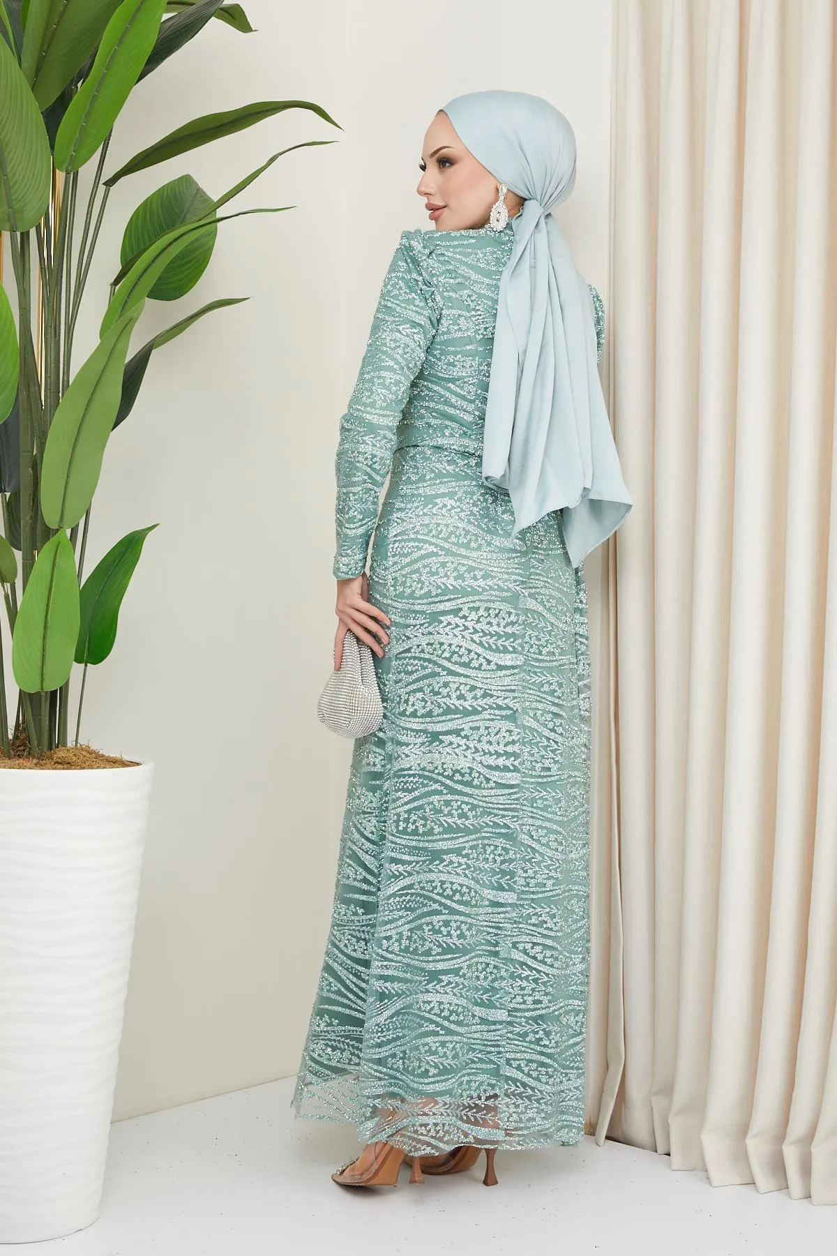 Olcay  Hijab-Abendkleid aus Tüll mit Stein- und Pailletten-Erbsenmuster MİNT 1209