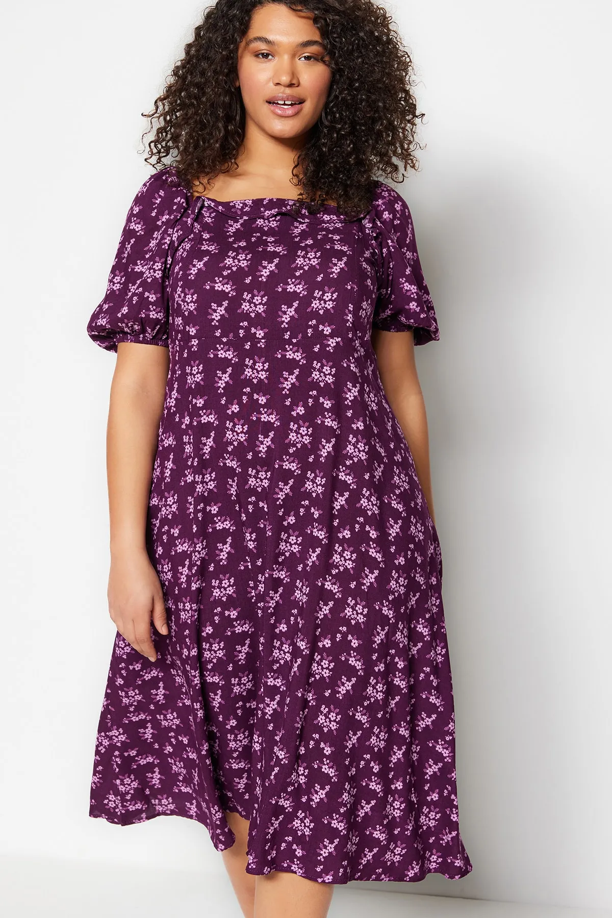 Trendyol Curve  Pflaumenfarbenes, gepunktetes gewebtes Kleid TBBSS22EL1712