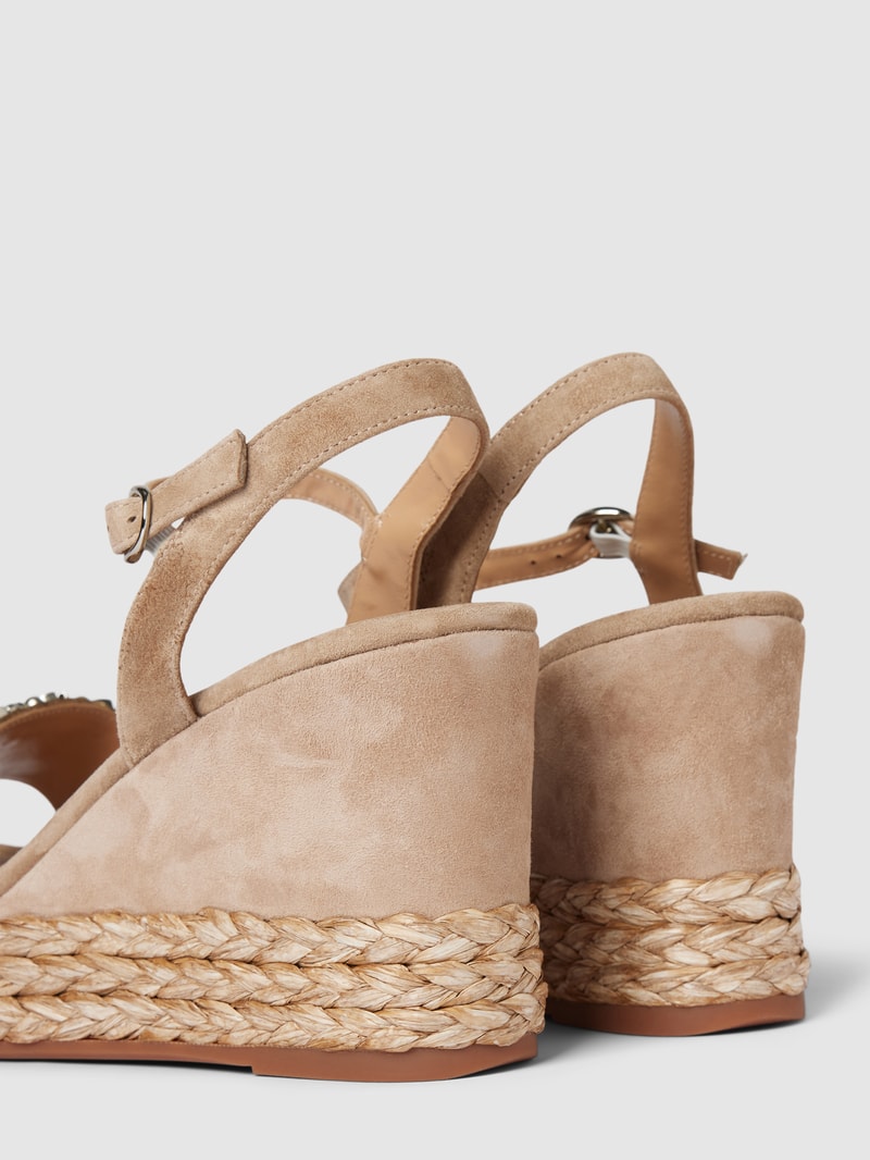 Wedges mit Ziersteinbesatz in beige