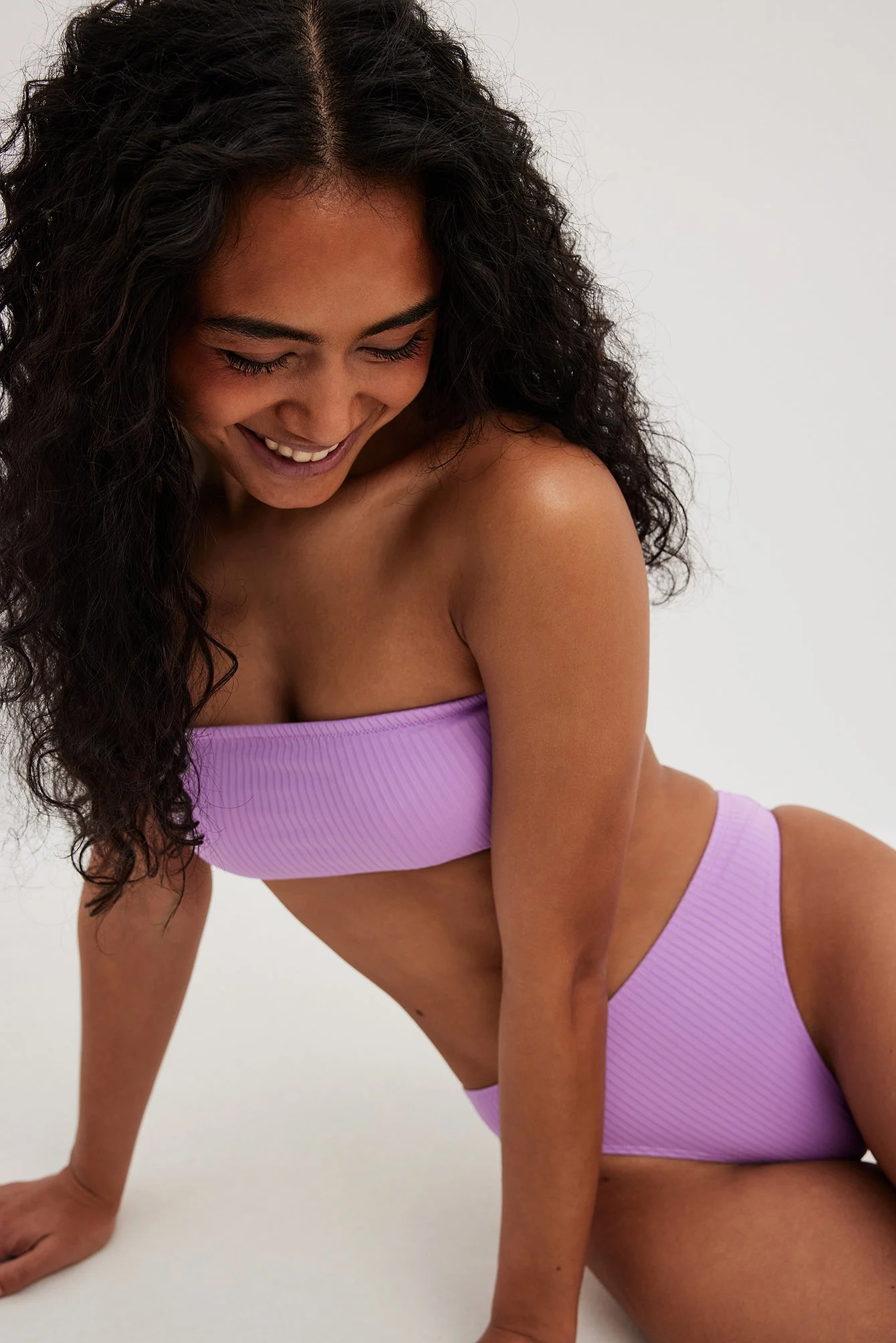 Geripptes Bandeau-Bikini-Oberteil