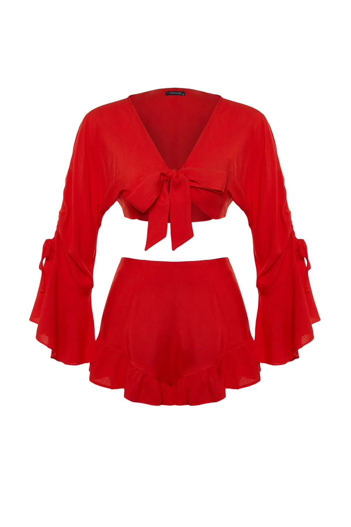 Trendyol Collection  Rotes Set aus gewebter Rüschenbluse und Shorts TBESS23AU00128