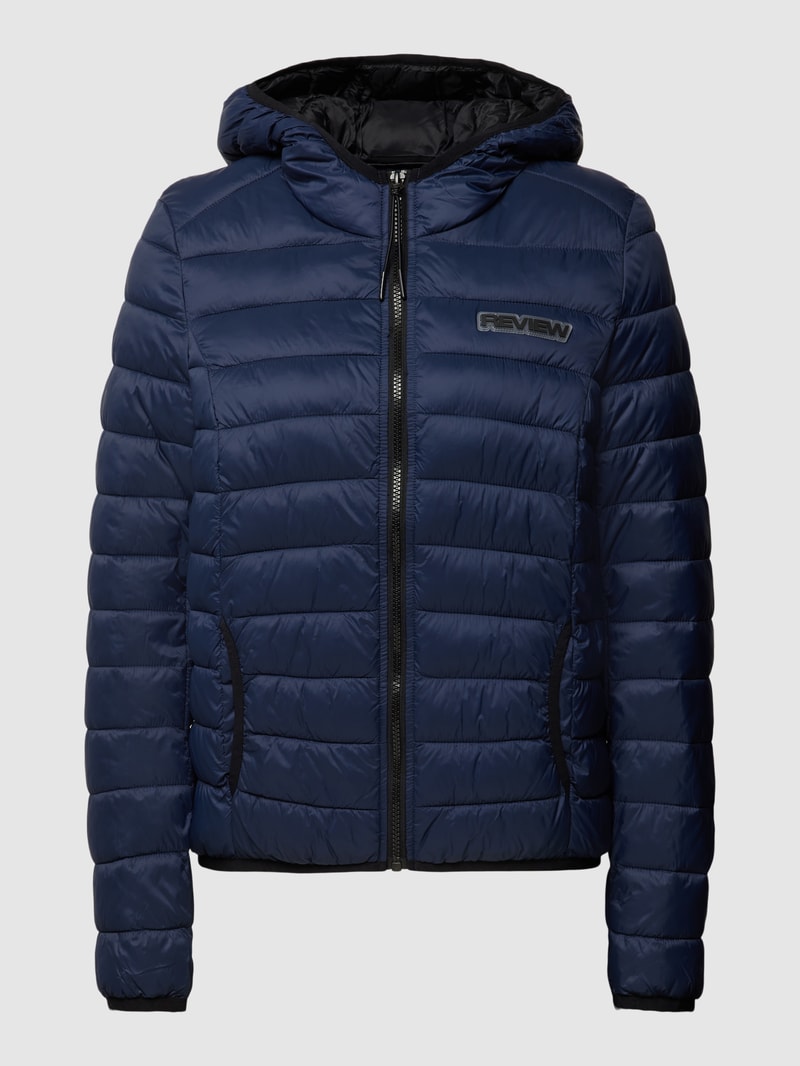 Steppjacke mit Label-Detail in dunkelblau