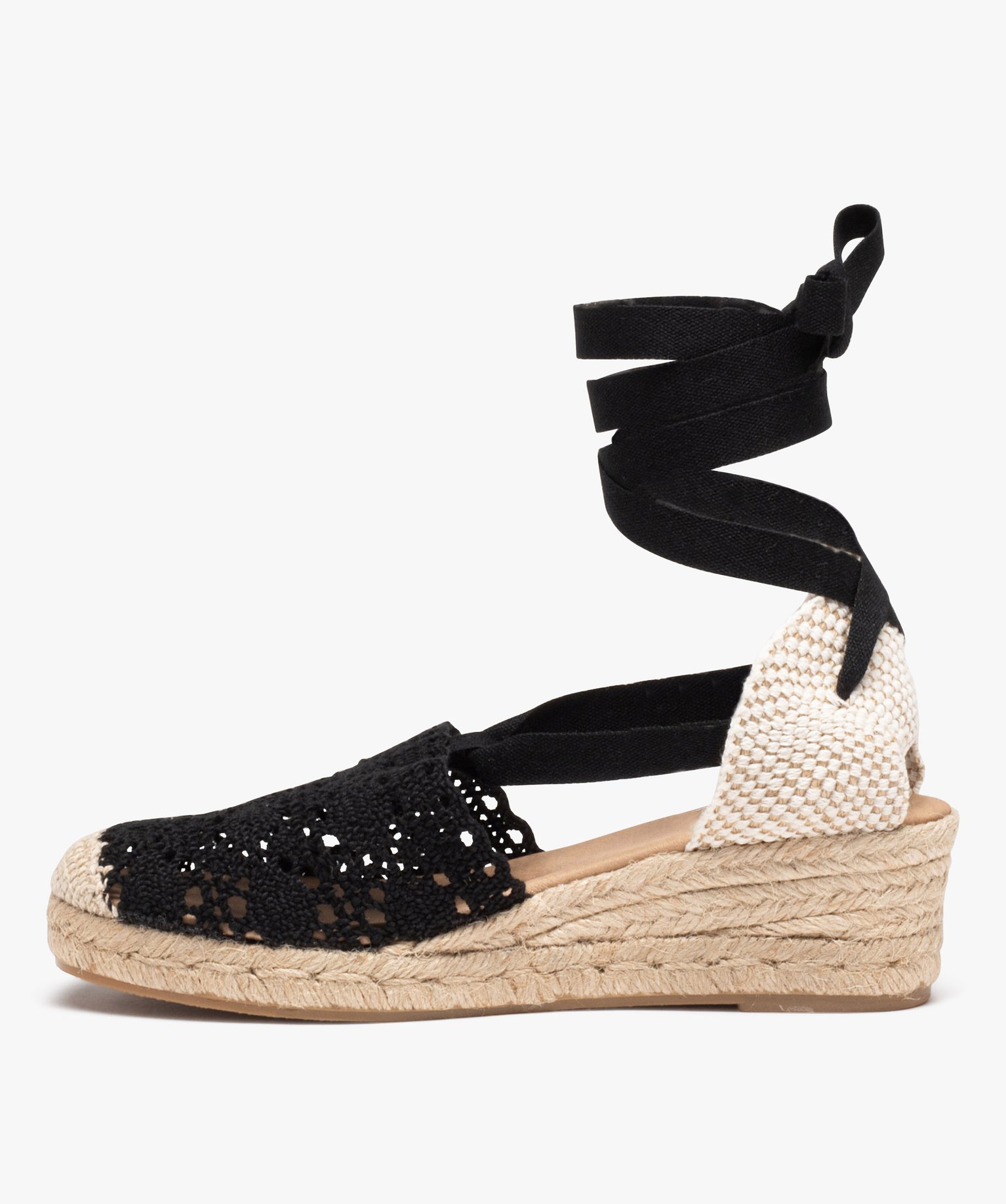 Sandales femme unies à talon compensé avec dessus en macramé noir | GEMO