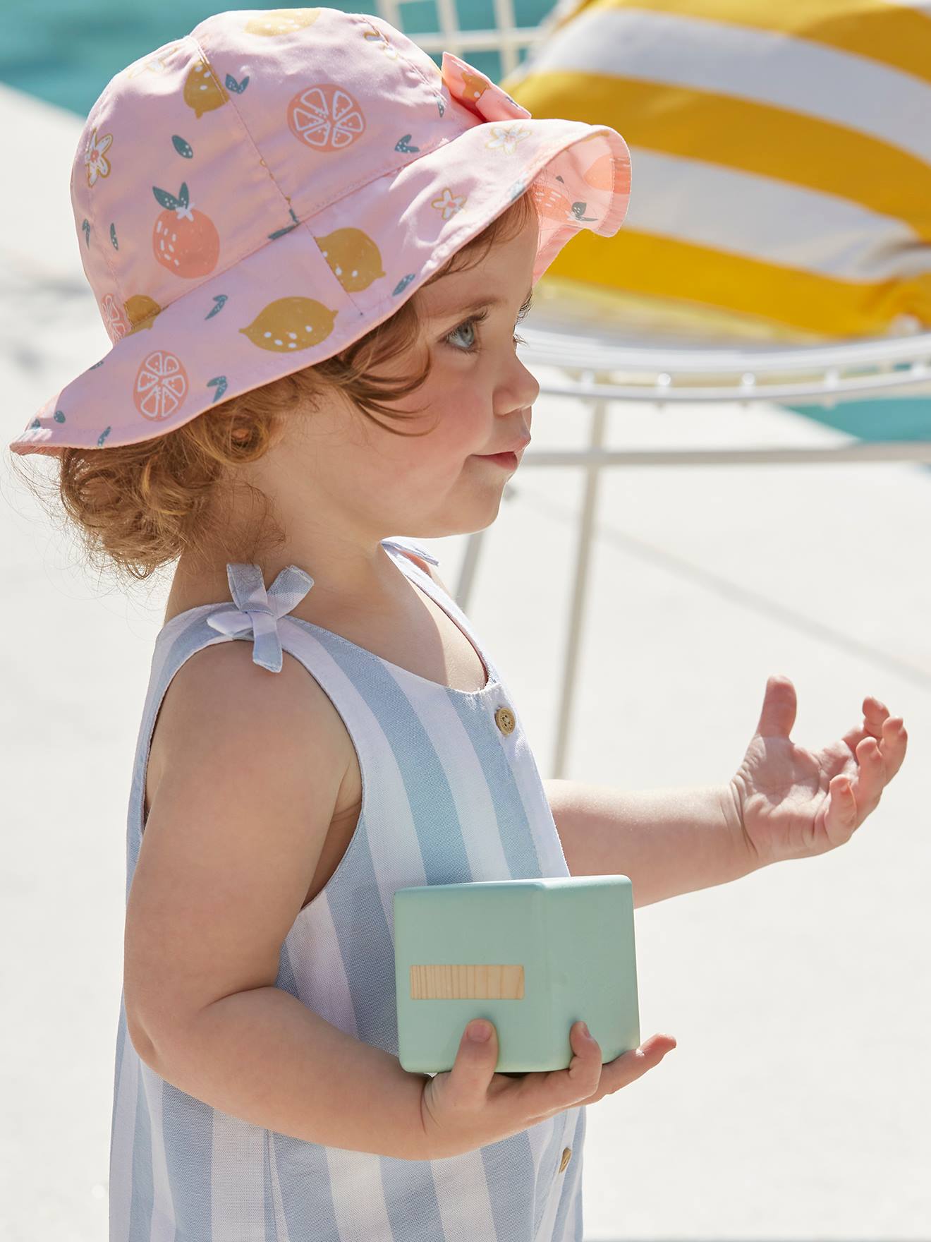 Chapeau imprimé bébé fille rose pâle imprimé