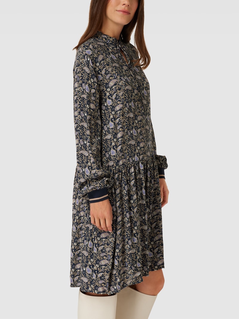 Knielanges Kleid mit Paisley-Muster in schwarz