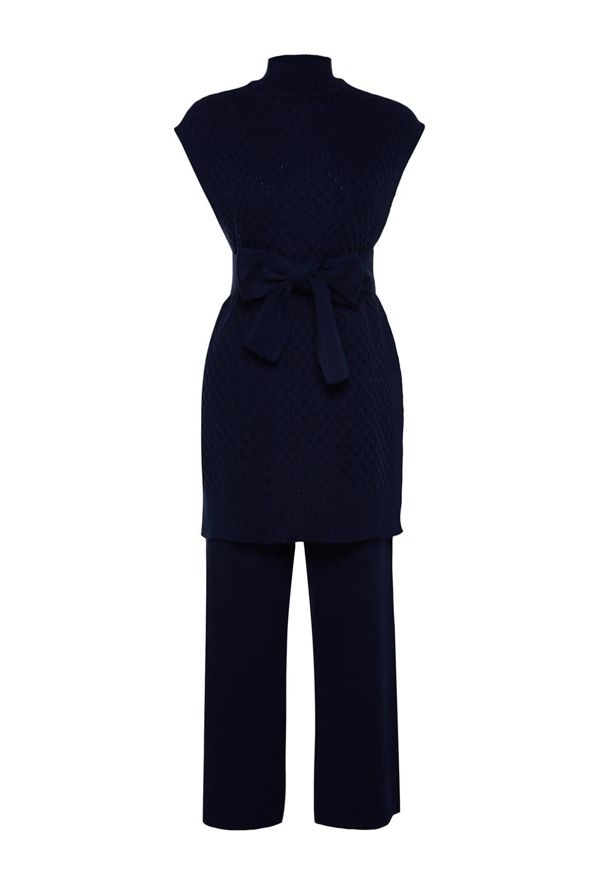 Trendyol Modest  Marineblaues Strickpullover-Hosen-Set mit Gürtel aus Messing, Strickoberteil und -unterteil TCTAW24US00045