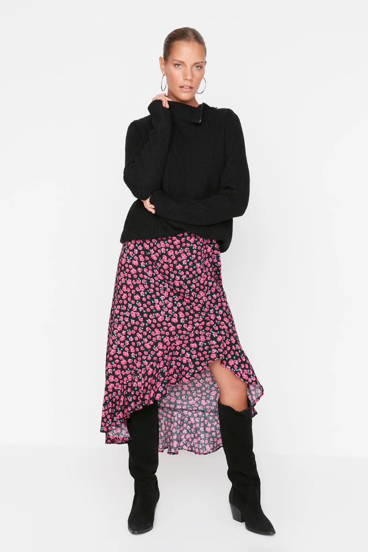 Trendyol Collection  Asymmetrischer, floral gemusterter, gewebter Midi-Rock aus Viskosestoff mit rosa Saum TWOSS20ET0166