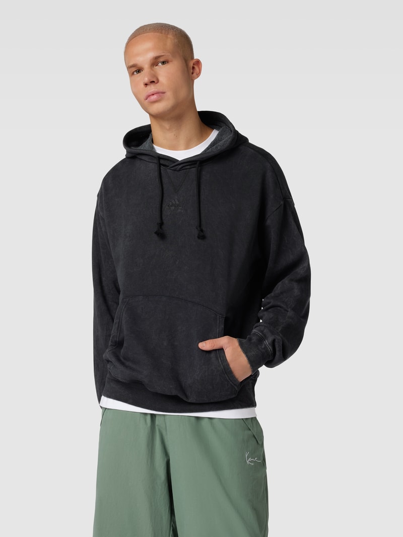 Hoodie mit überschnittenen Schultern in schwarz