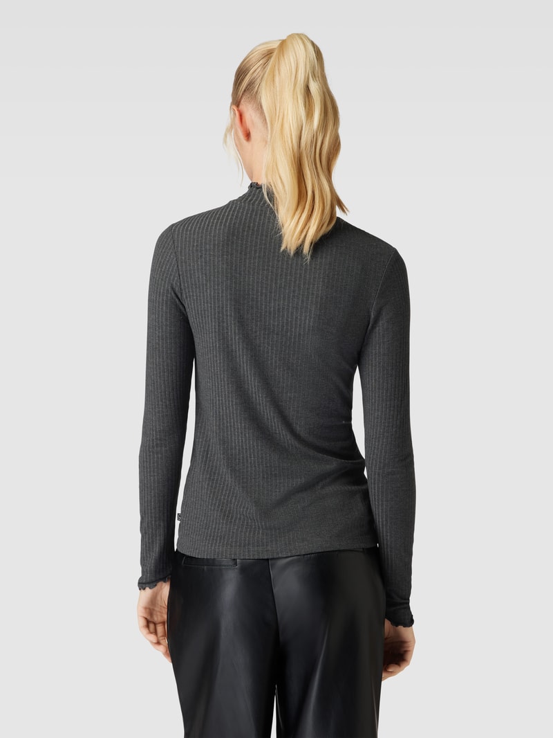 Longsleeve mit Wellensaum in schwarz
