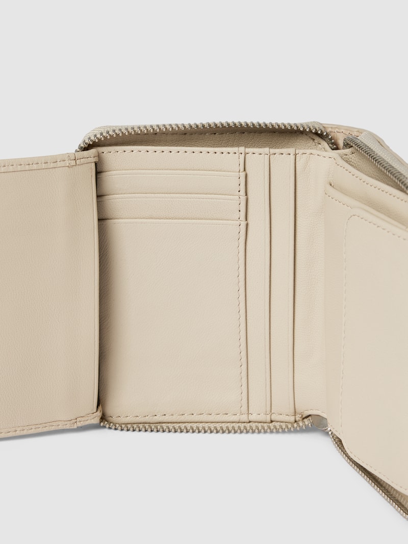 Portemonnaie aus Leder mit Label-Detail Modell 'Conny' in offwhite
