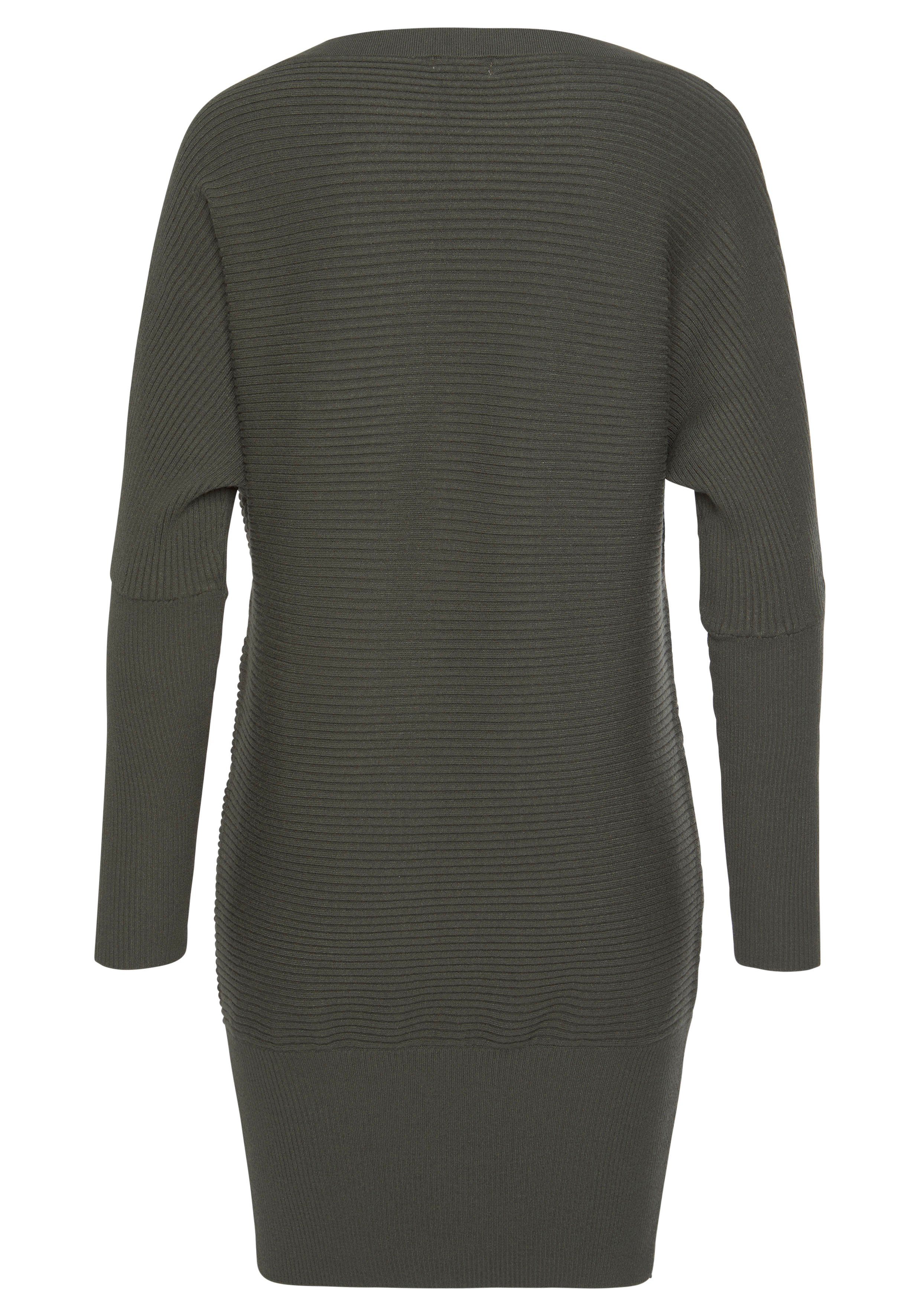 LASCANA Longpullover mit Zieraccessoires am Ärmel