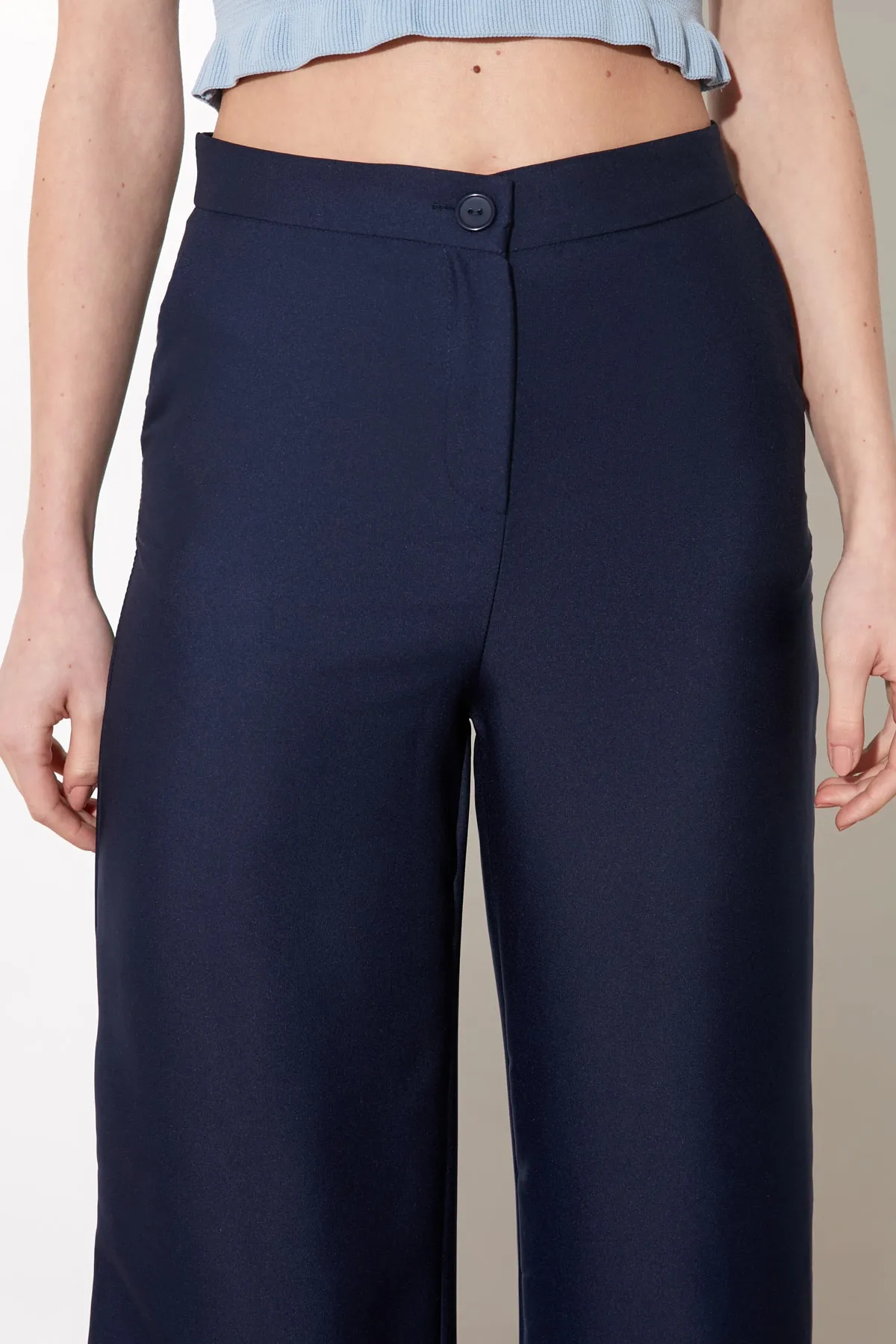 Trendyol Collection  Marineblaue Hose mit weitem Bein TWOSS19ST0179