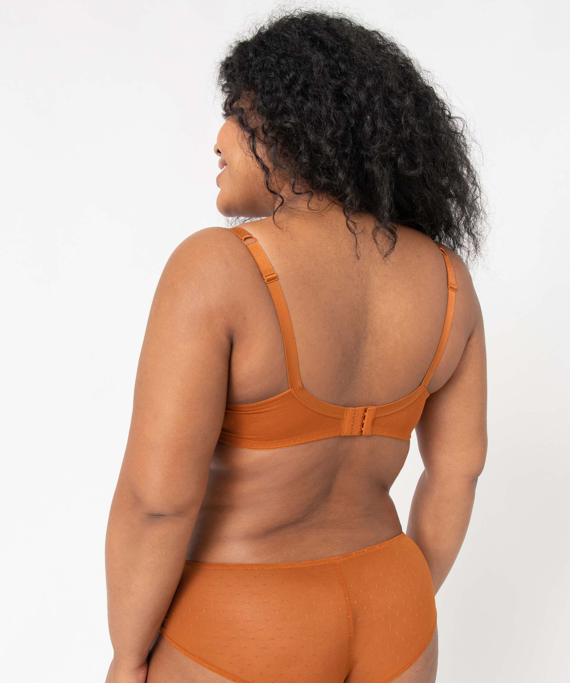 Soutien-gorge emboitant grande taille à armatures en dentelle marron | GEMO