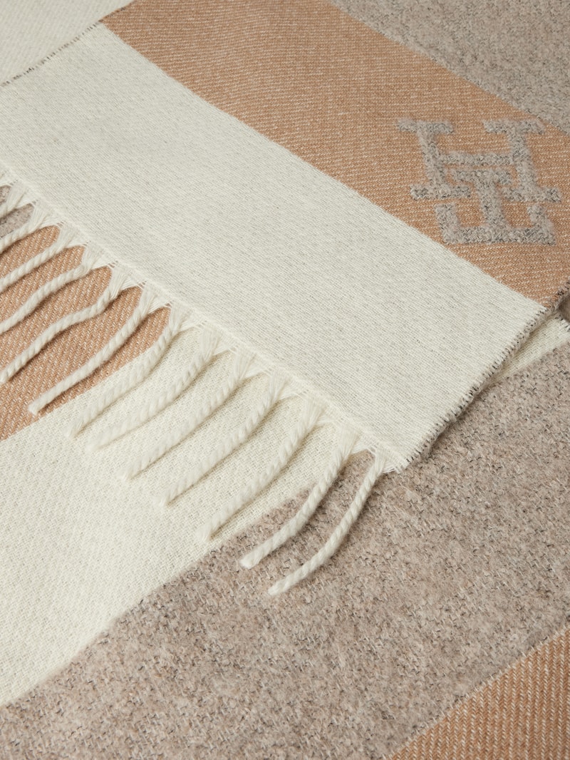 Schal mit Label-Stitching Modell 'LIMITLESS CHIC' in beige