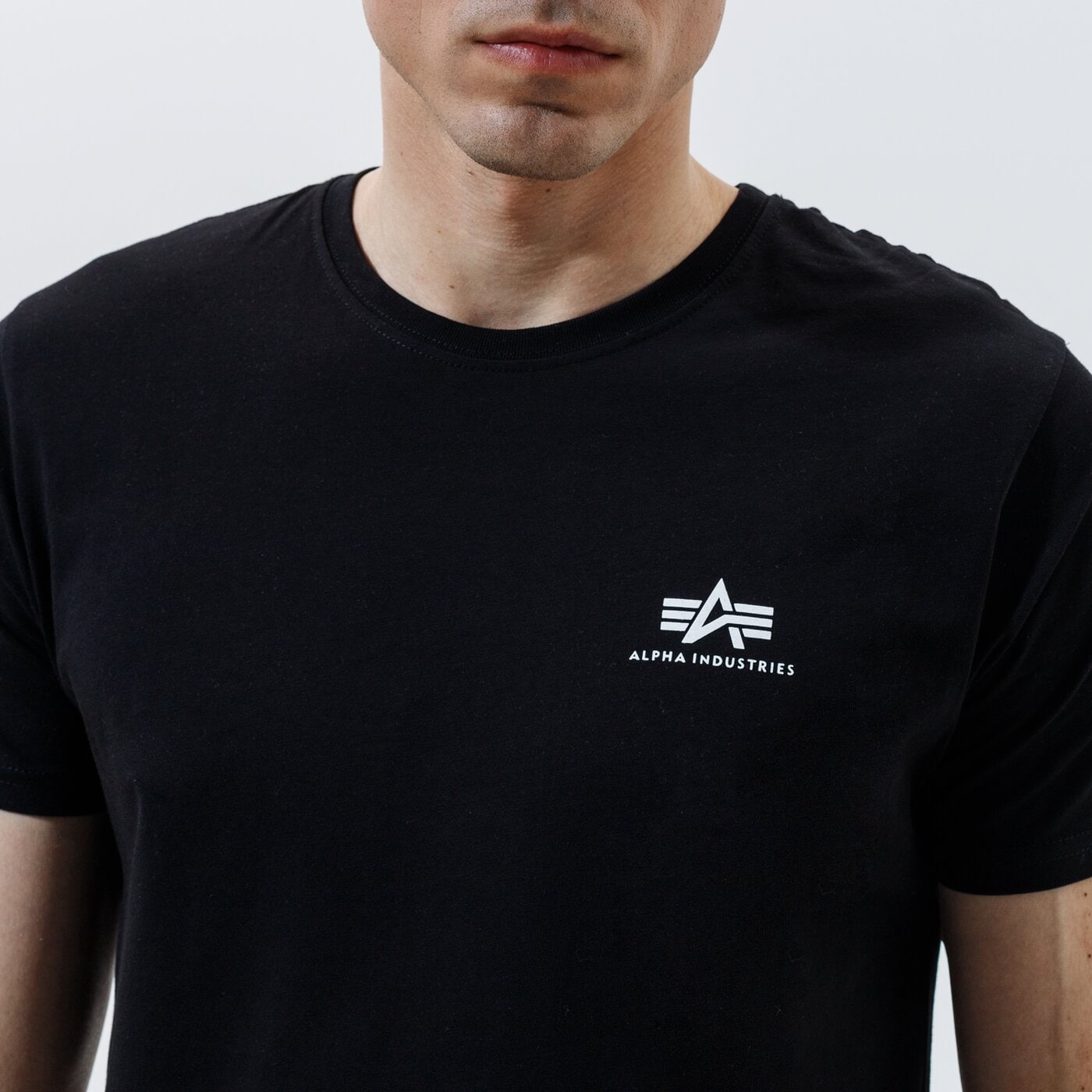 ALPHA INDUSTRIES T-SHIRT BASIC T SMALL LOGO Schwarz