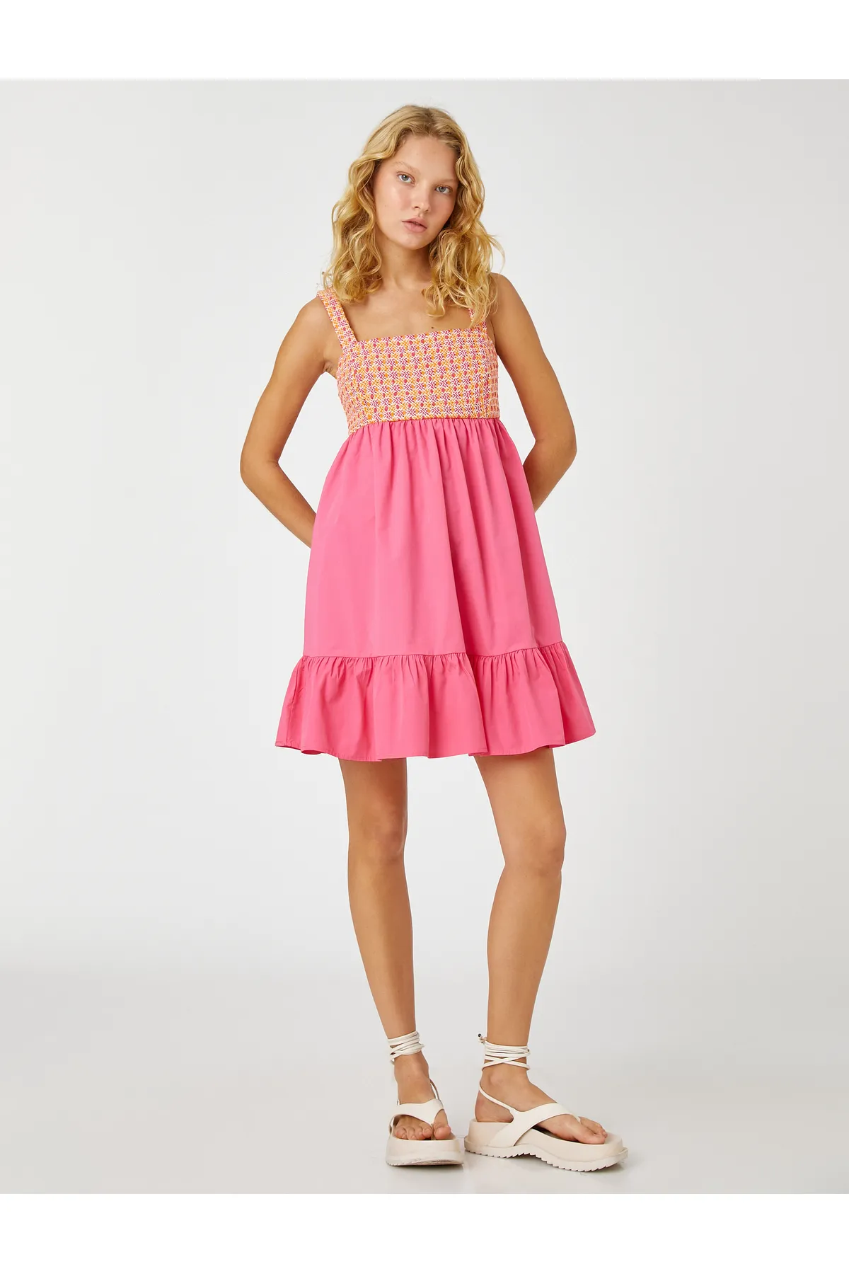 Koton  Minikleid mit Häkeldetail und Volantträger