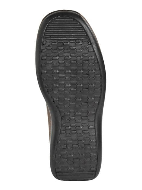 Klettslipper mit luftigen Durchbrüchen
