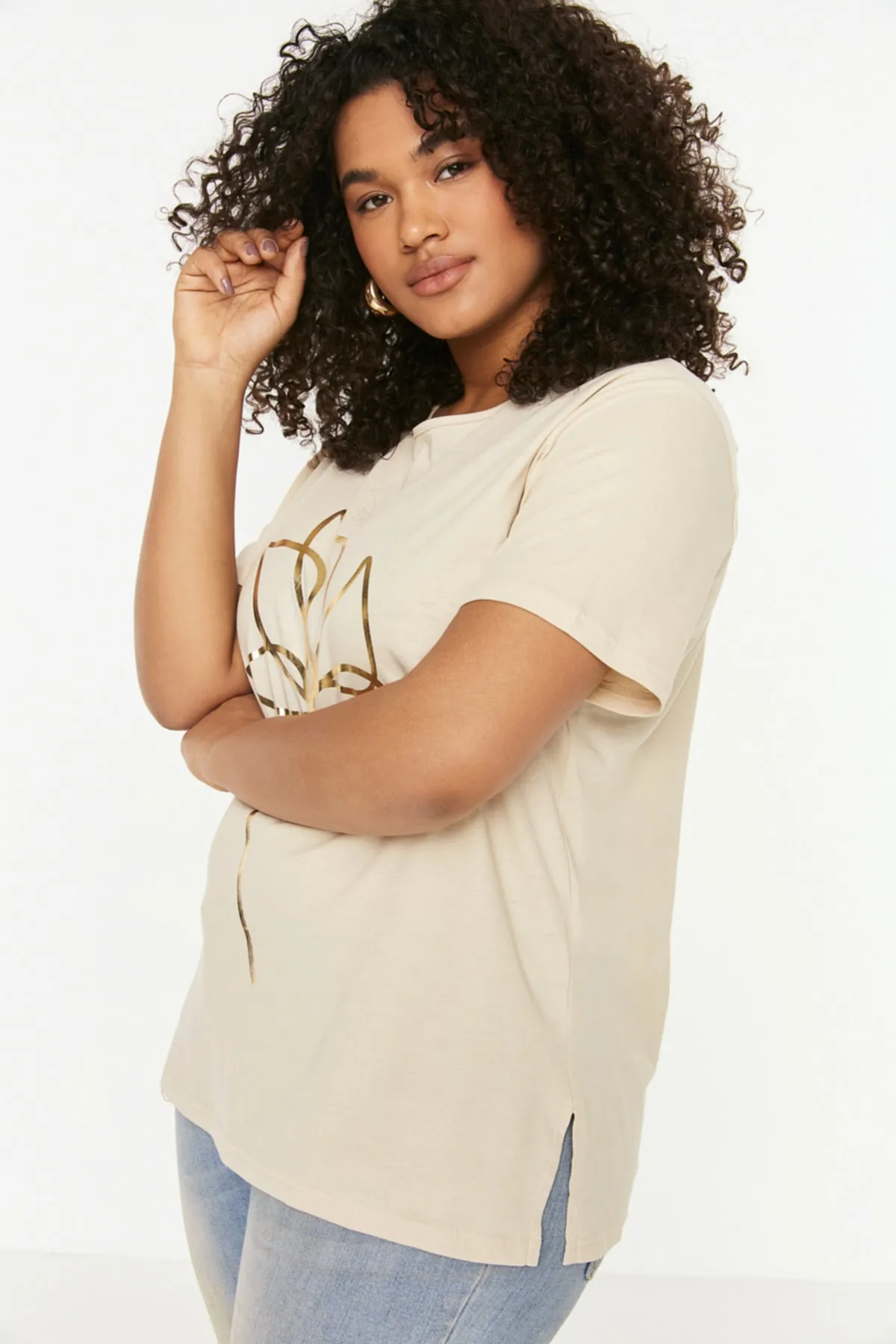 Trendyol Curve  Beige bedrucktes Strick-T-Shirt TBBSS22TS2287
