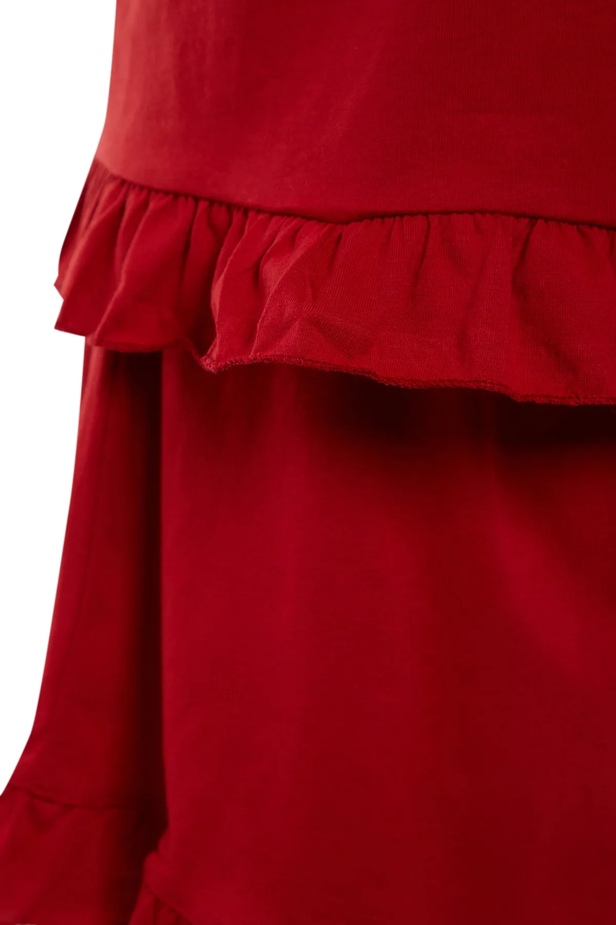 Trendyol Curve  Rotes Pyjama-Set mit gestrickten Rüschen und detailliertem Riemen TBSSS22PT0564