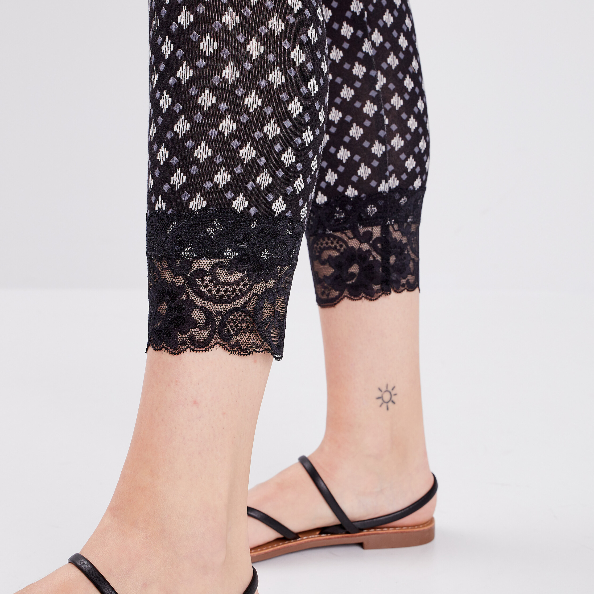 Legging 7 8ème avec dentelle noir femme | La Halle