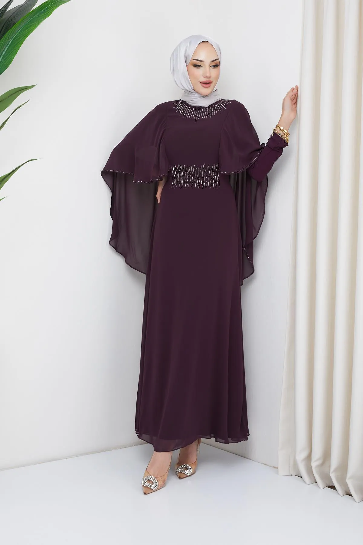 Olcay  Stein- und Cape-detailliertes Chiffon-Hijab-Abendkleid DAM 1650