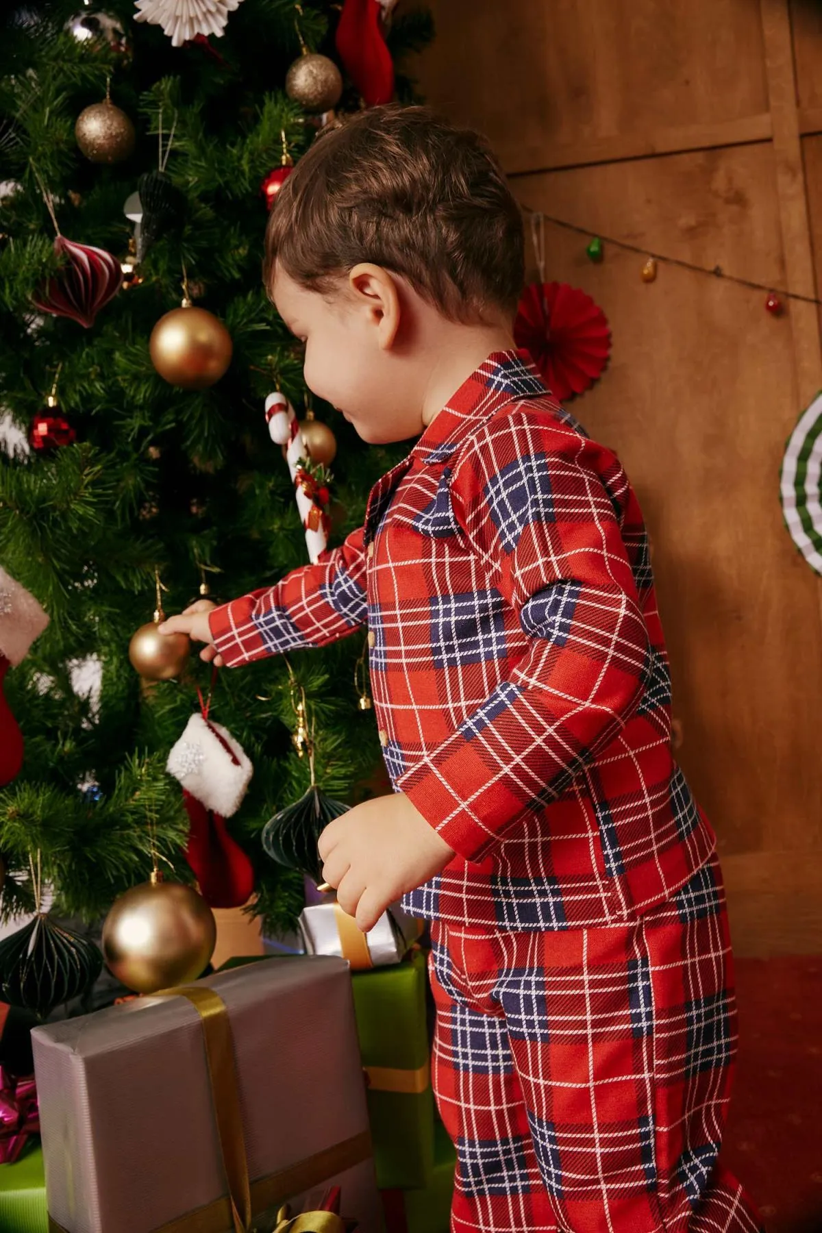 DeFacto  Baby-Jungen-Pyjama-Set aus kariertem Flanell mit Neujahrsmotiv und langen Ärmeln