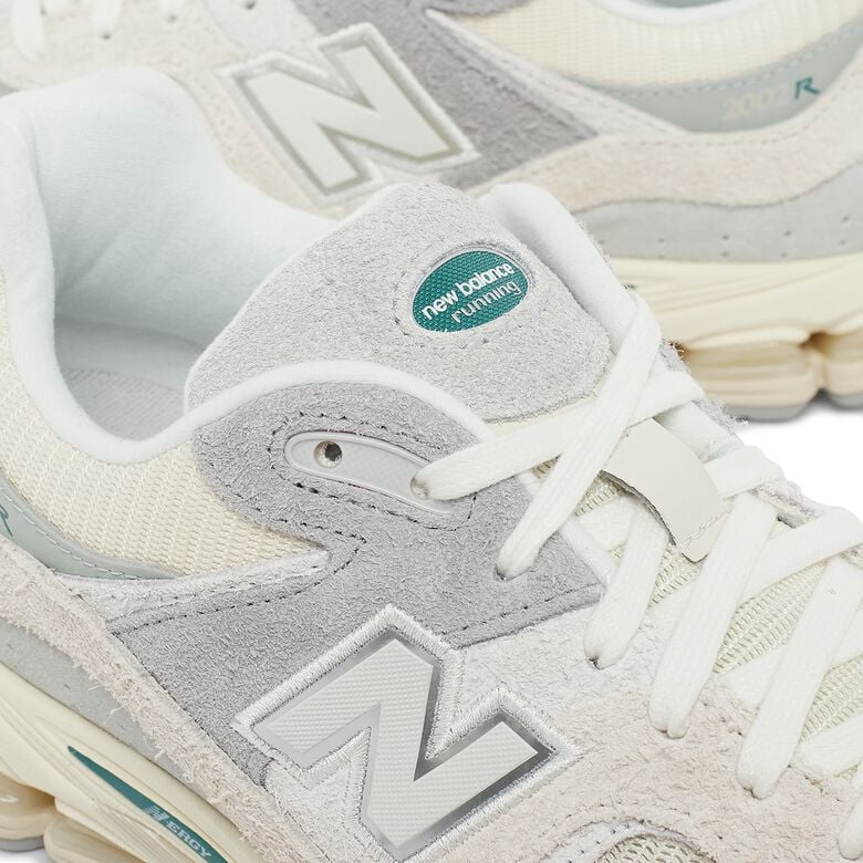 New Balance M2002REK linen