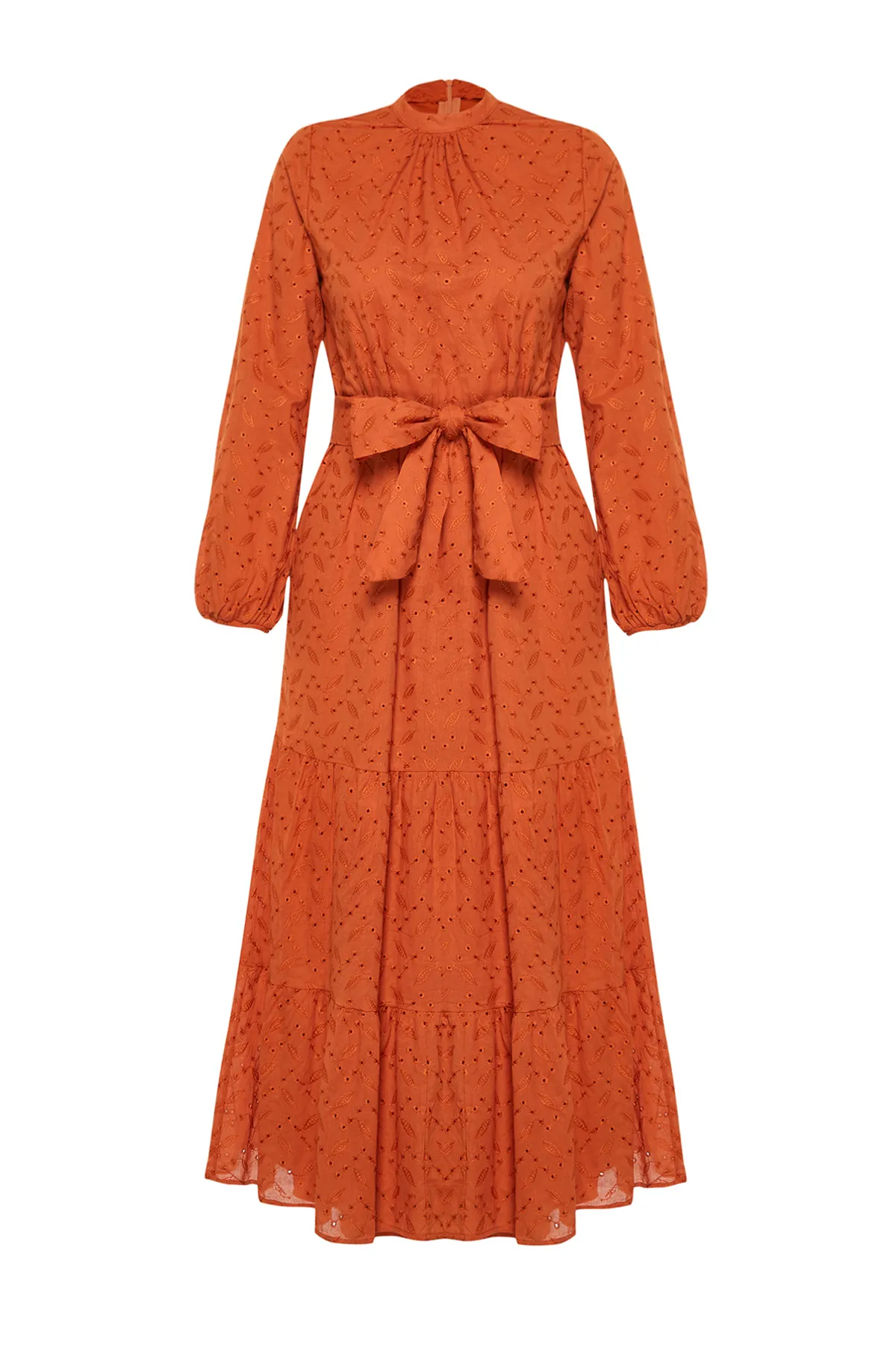 Trendyol Modest  Zimtfarbenes, gewebtes Kleid mit Stehkragen, Stickerei und Spitzenfutter TCTSS24EB00053