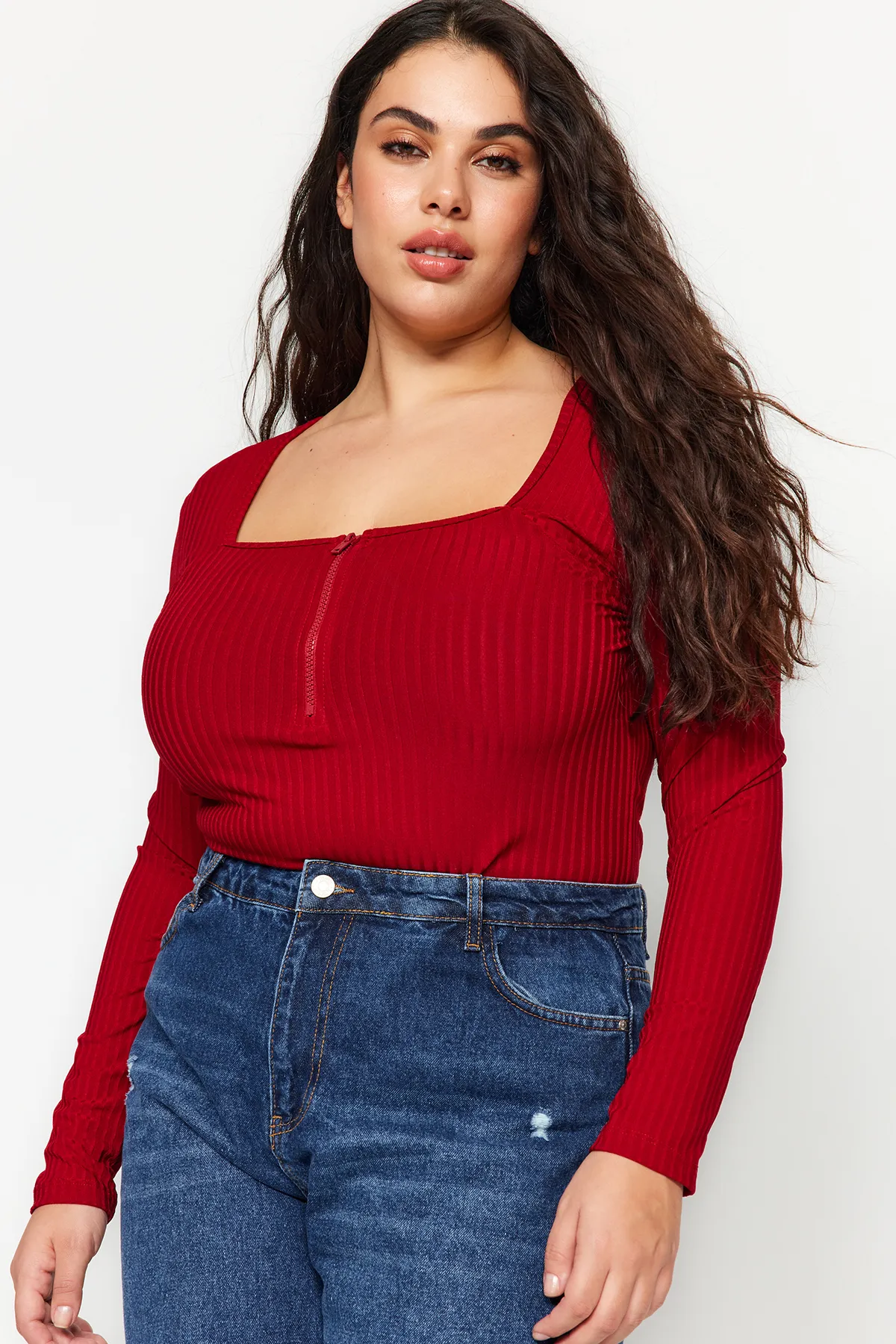 Trendyol Curve  Weinrote Strickbluse mit quadratischem Kragen TBBSS22AF0027