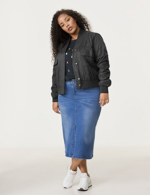 Trendjacke mit Raffnähten