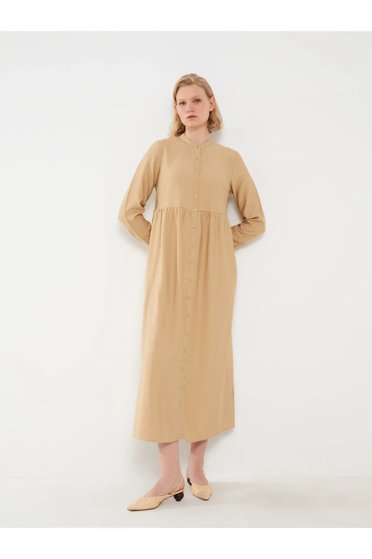 LC Waikiki  Prächtiges, gerades, langärmliges Damenkleid mit Kragen