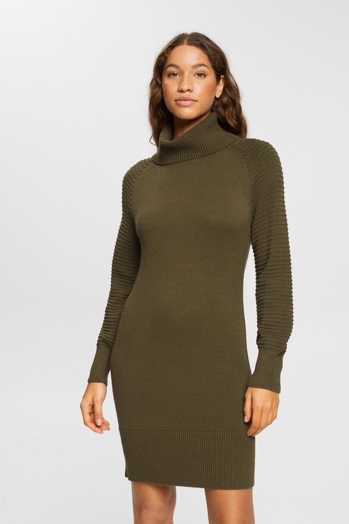 Rollkragen-Strickkleid