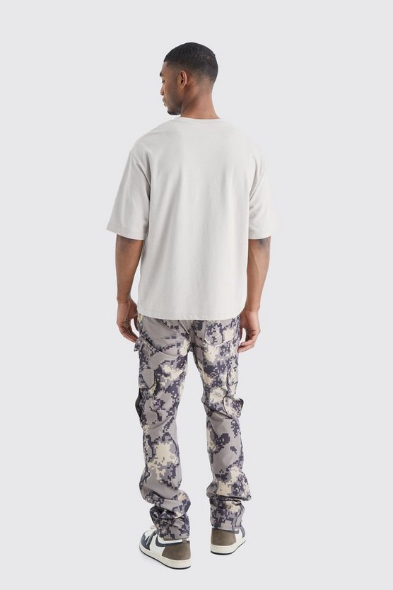 Tall Slim-Fit Schlaghose mit Pixel Camouflage Print