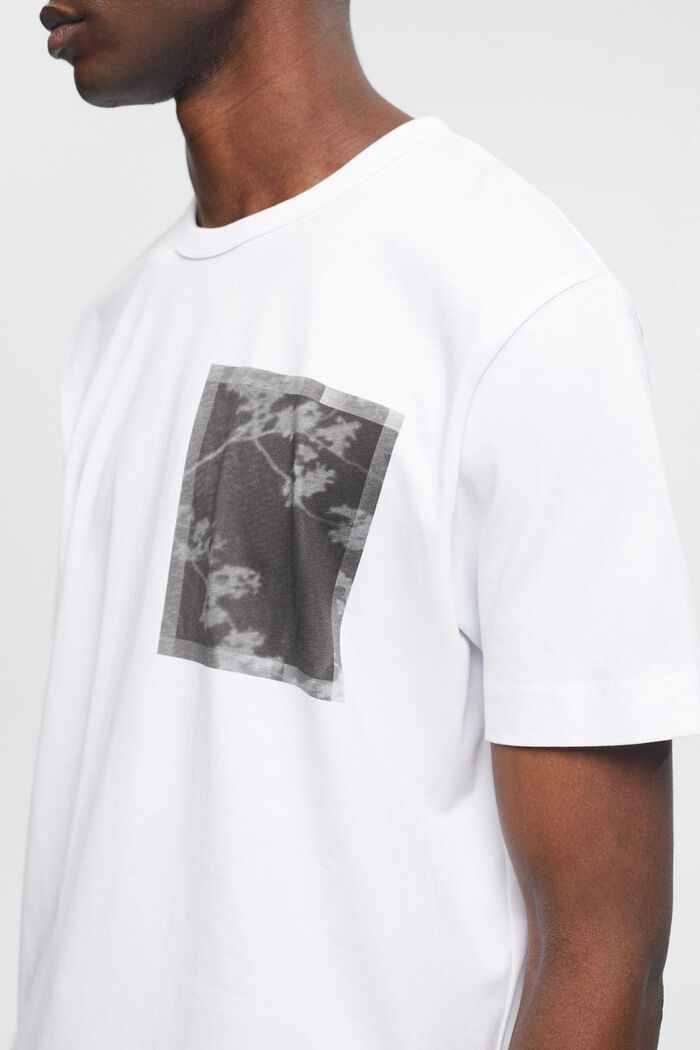 Baumwoll-T-Shirt mit Print auf der Brust