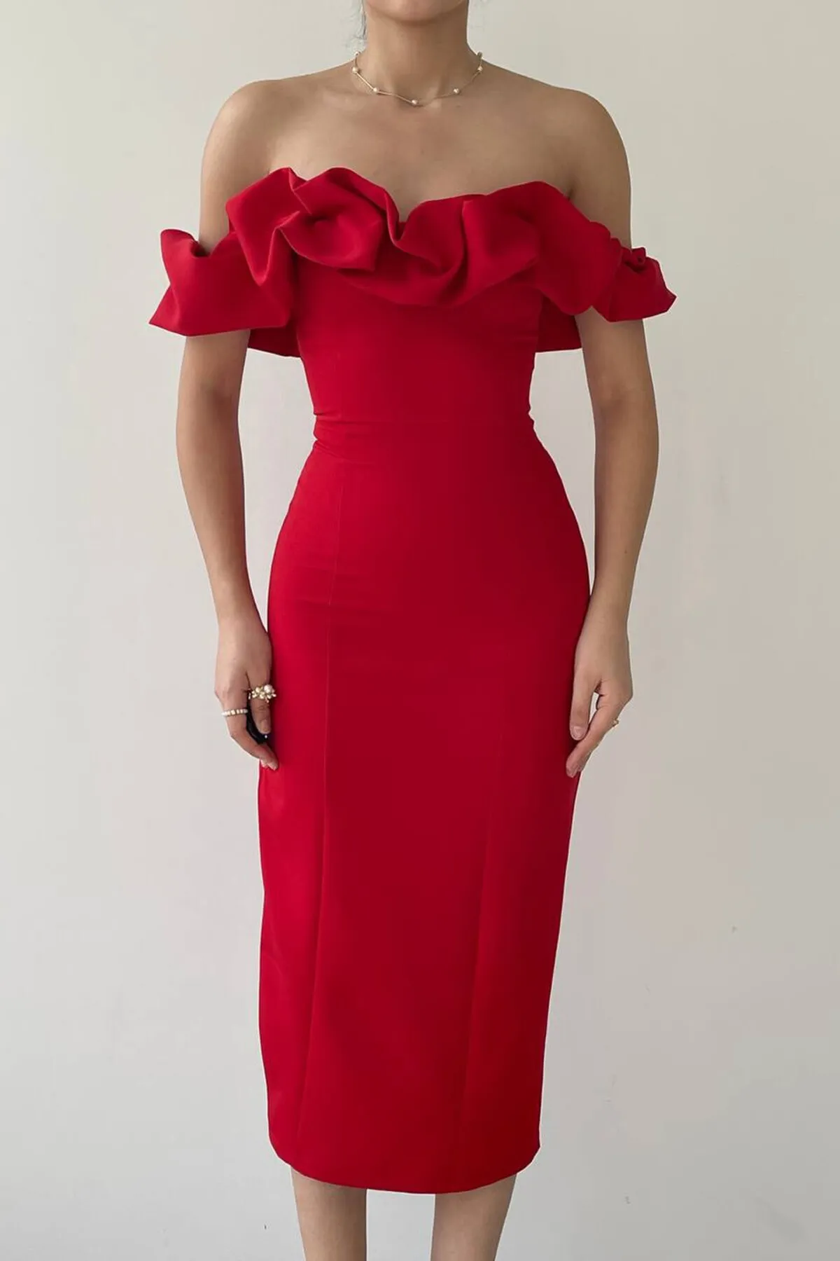 SONREİR  NIEDRIGE SCHULTERKLEID IN MIDI-LÄNGE