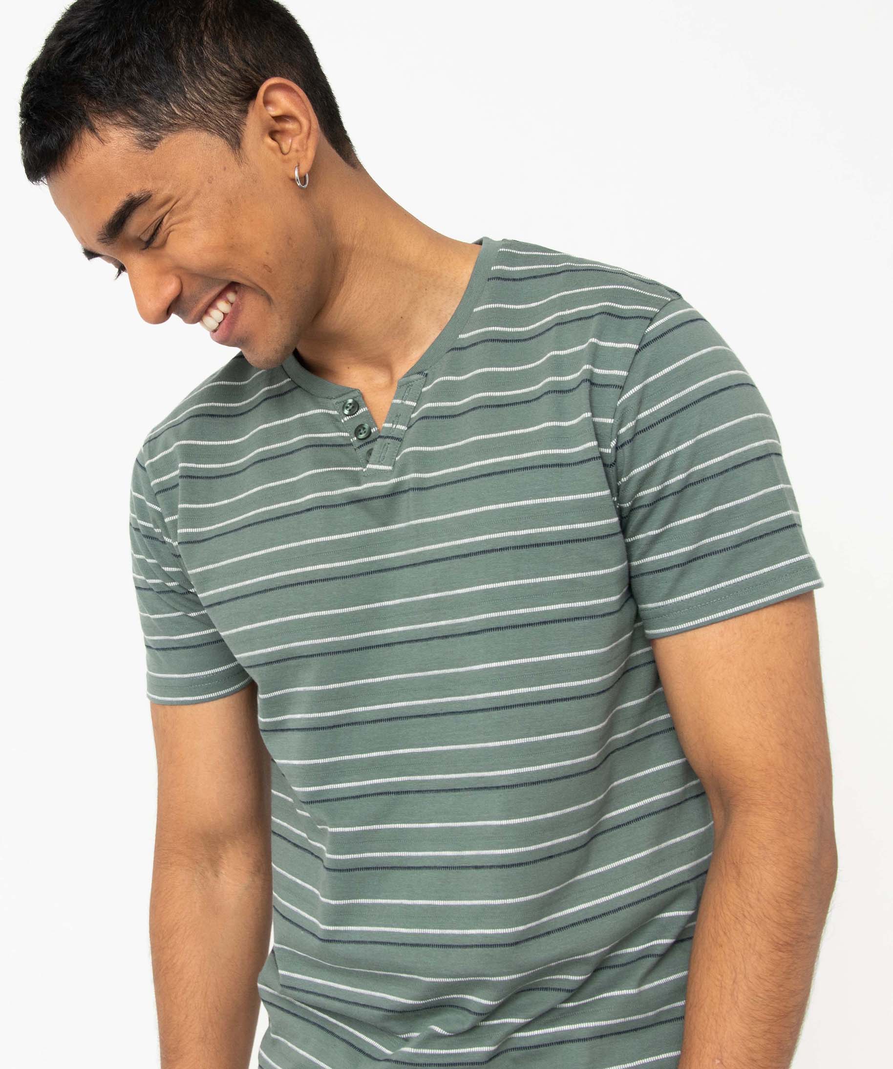 Tee-shirt homme à manches courtes, rayures et col fantaisie vert | GEMO