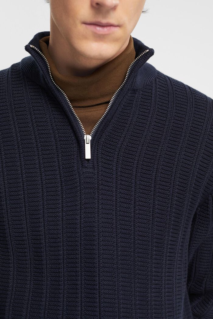 Grobstrickpullover mit kurzem Reißverschluss