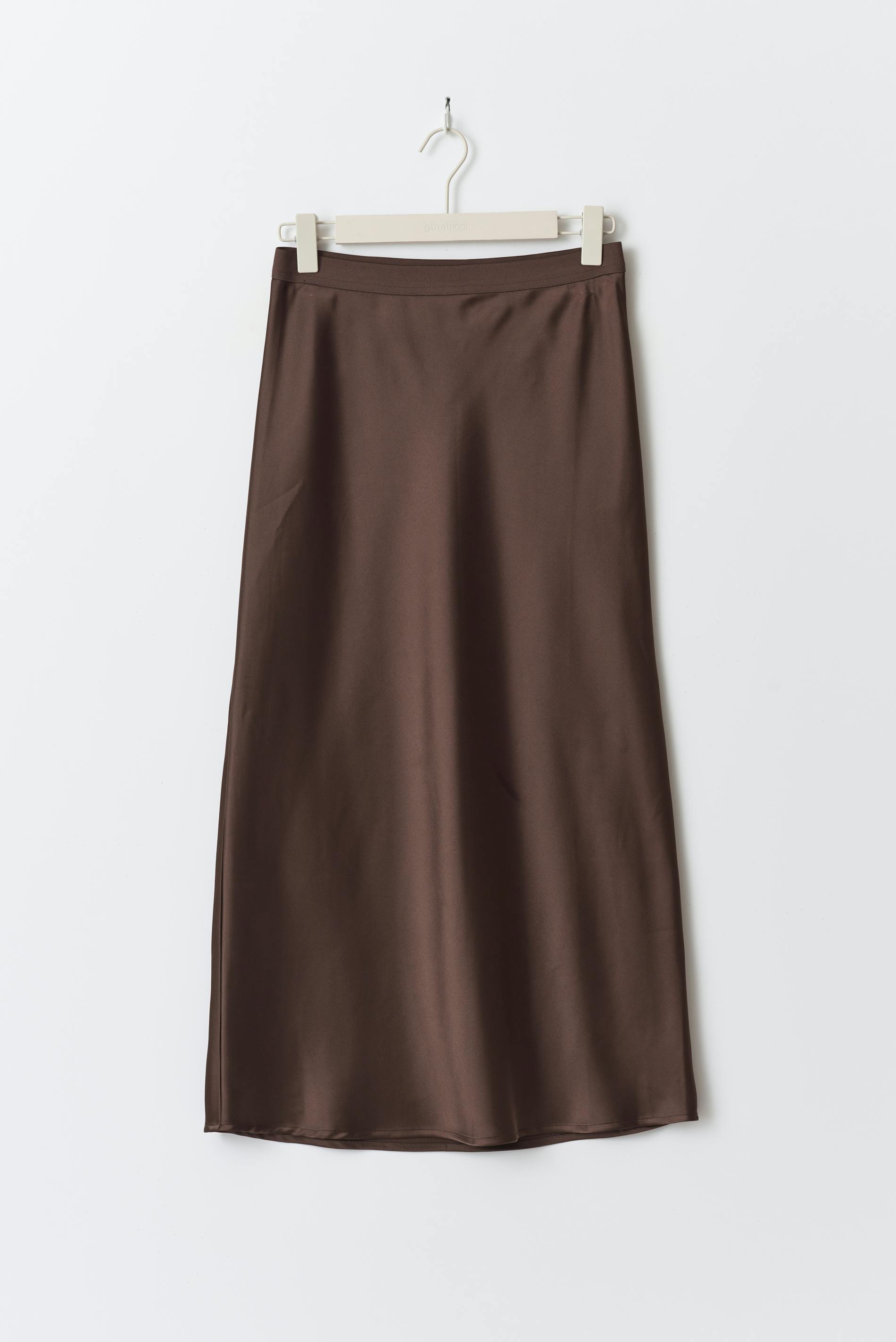 Elastic satin midi skirt