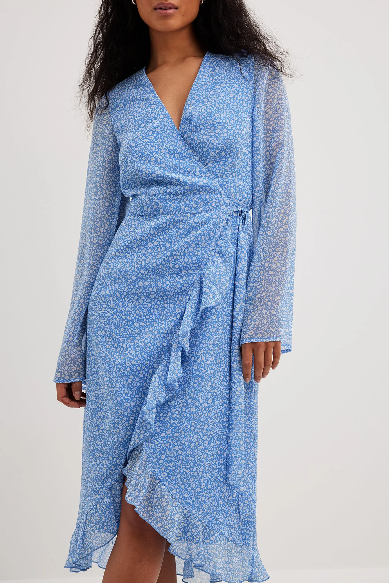Midikleid mit überlappender gebundener Taille
