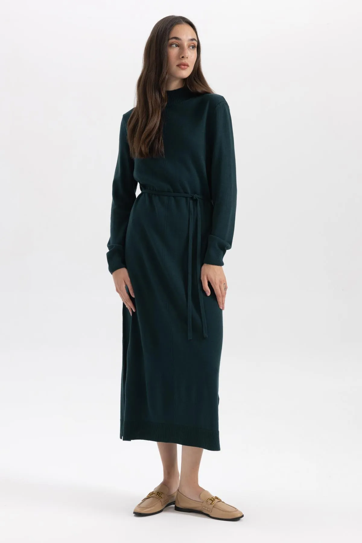 DeFacto  Maxi-Strickkleid mit halbem Rollkragen und langen Ärmeln A9807ax23wn