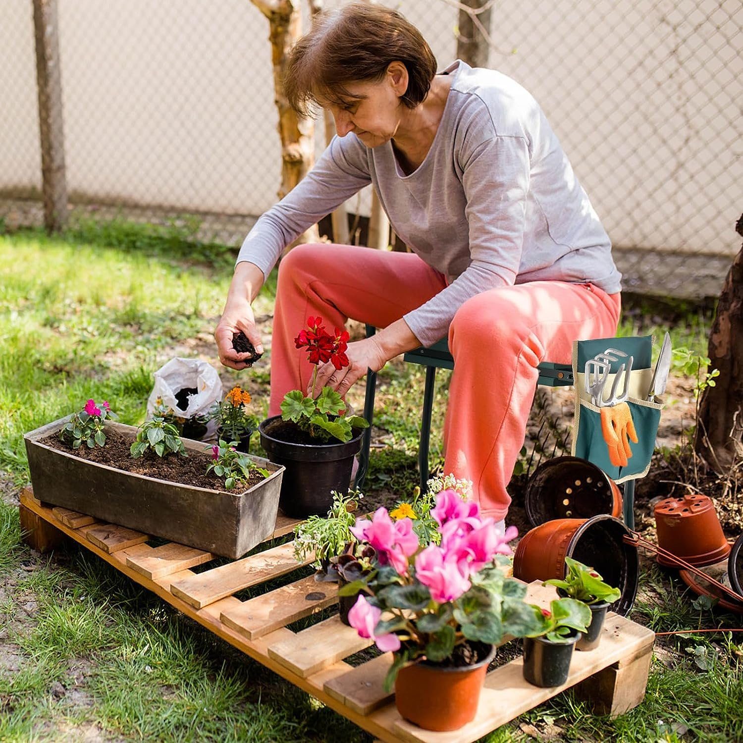 KOMFOTTEU Arbeitshocker Gartenhocker (2 St), klappbar, bis 150kg, mit 1 Werkzeugtaschen