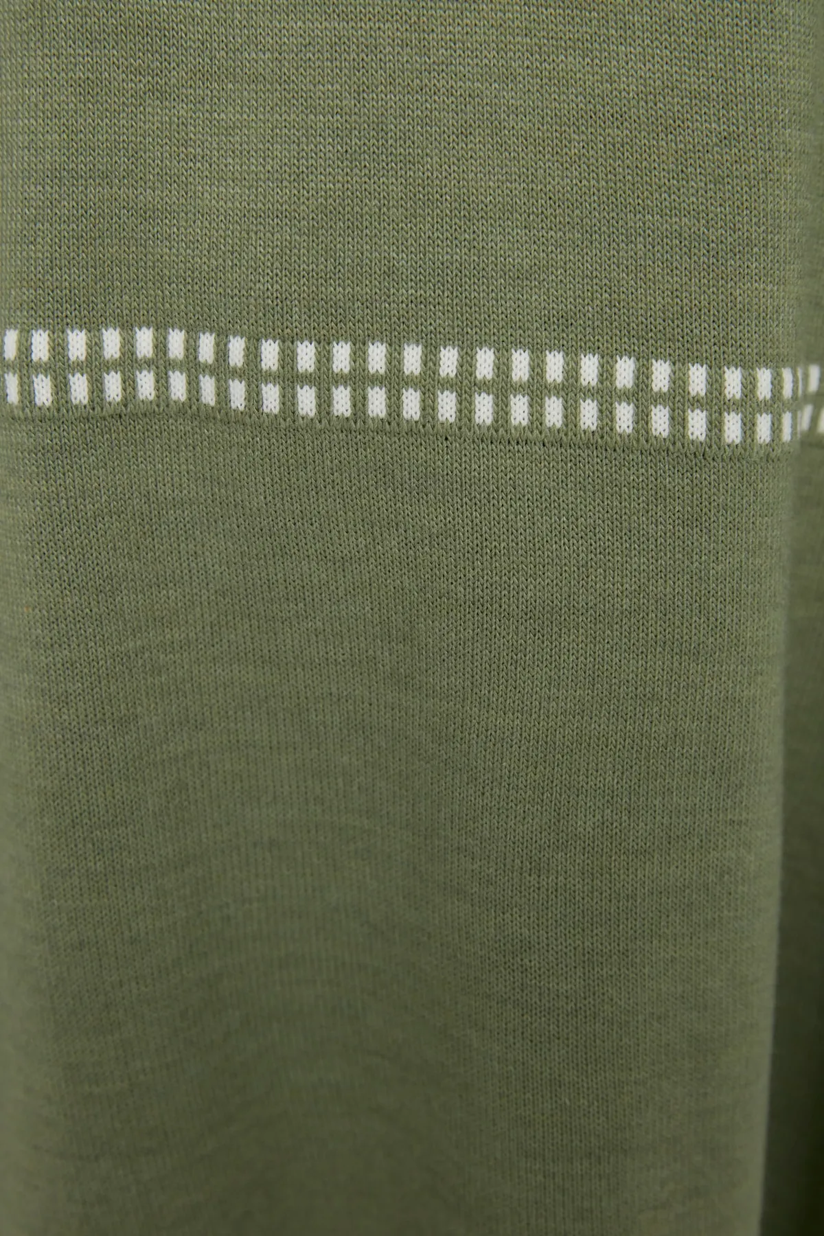 Trendyol Modest  Mintgrünes Strickset aus Sweatshirt und Hose mit Kapuze und Kontrastnähten TCTAW22US0125