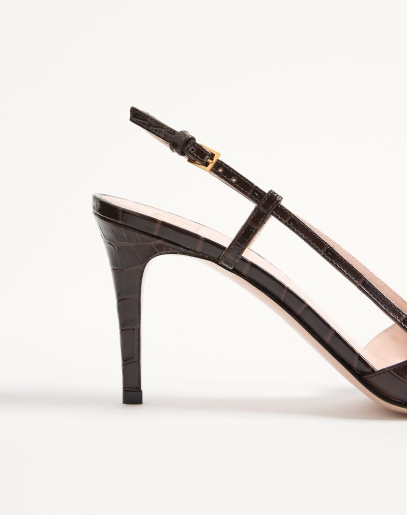 Sapato de salto slingback de 80 mm em couro de bezerro com estampa da assinatura VLogo.