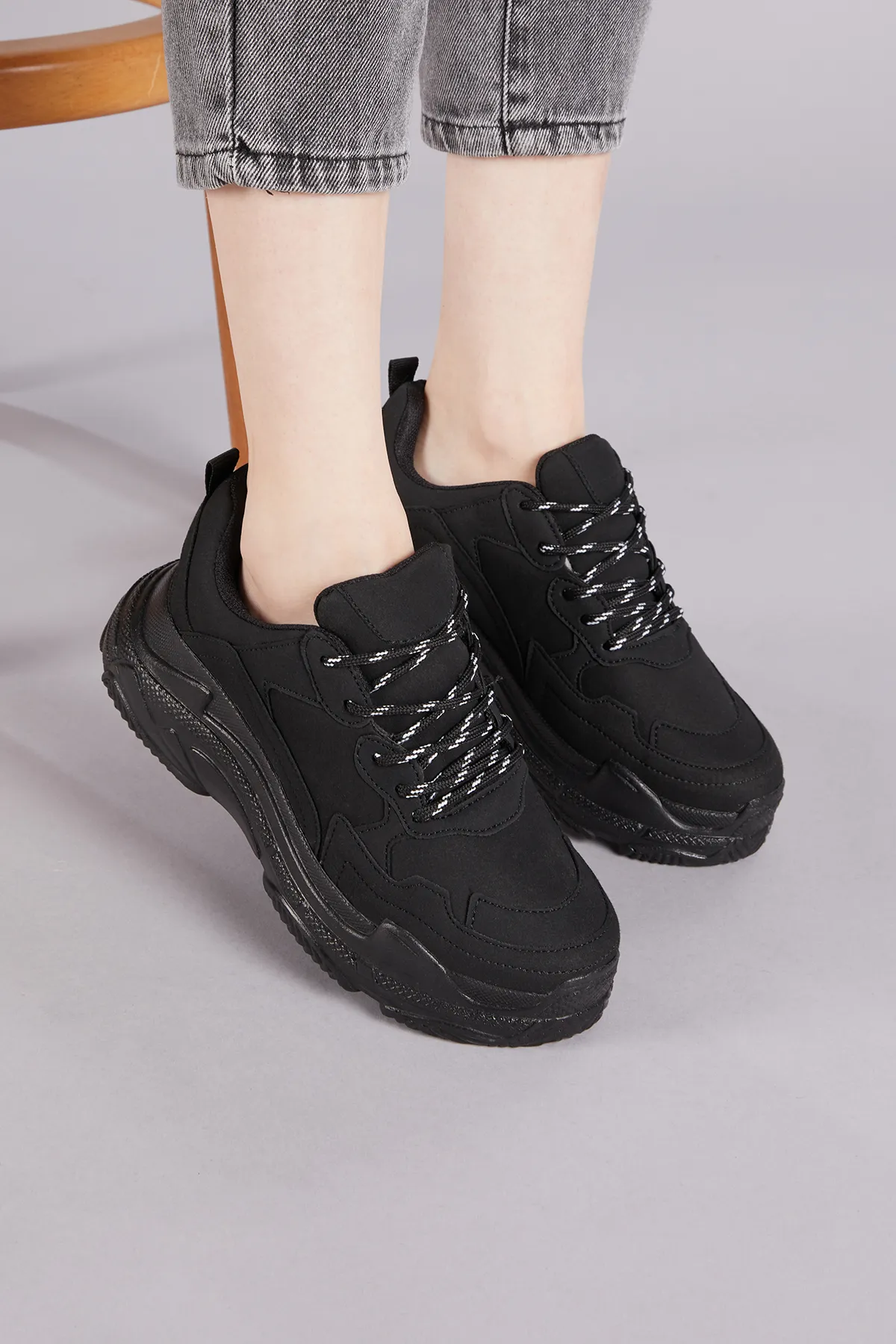 Tonny Black  Schwarze Wildleder-Sportschuhe für Damen Bls-q