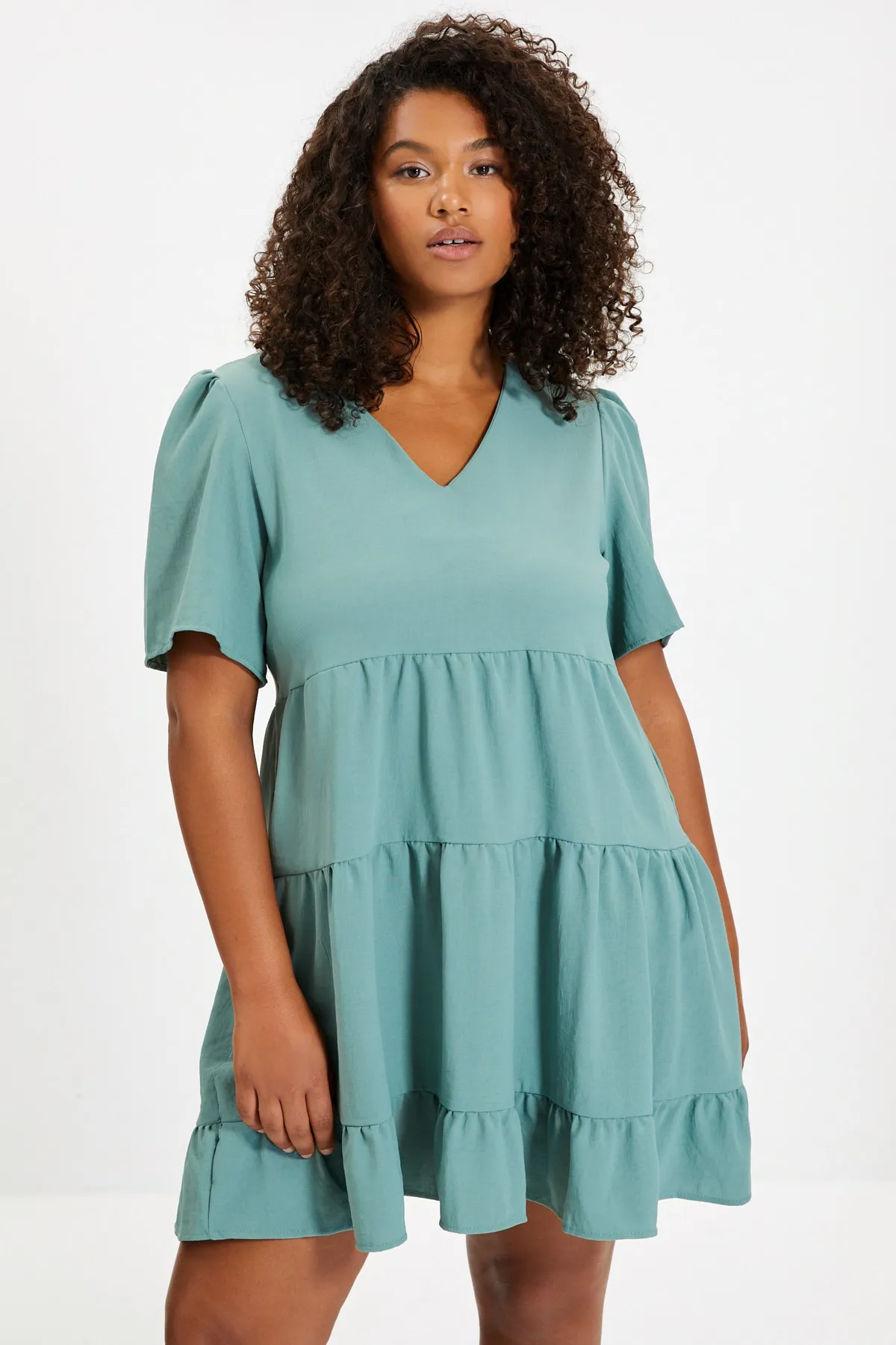 Trendyol Collection  Khakifarbenes, weit geschnittenes Mini-Webkleid TWOSS20EL0400